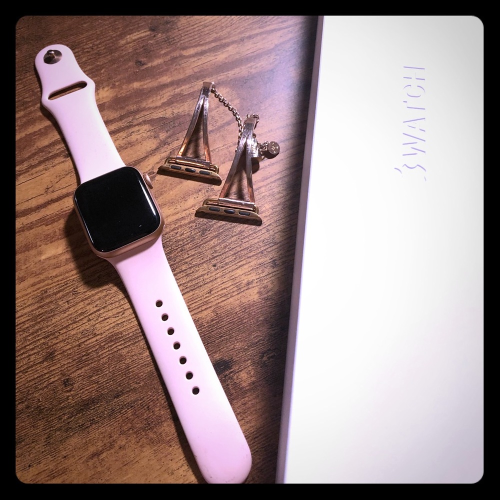 Apple Watch series 4 40mm rose gold with bangle